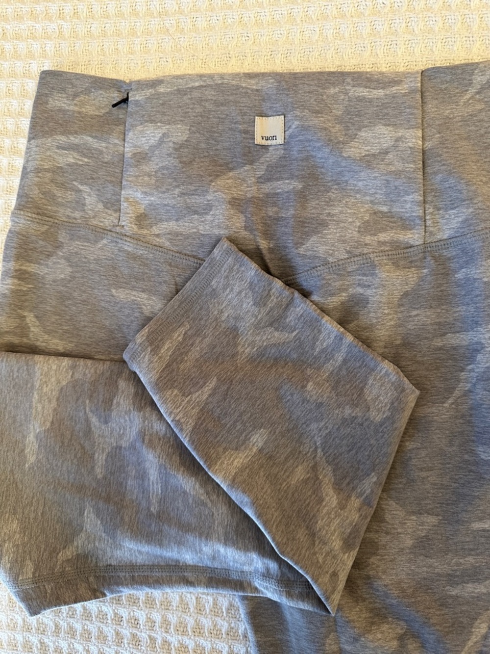 Vuori Heather Gray Camo leggings